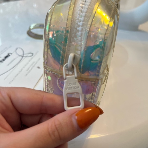 Louis Vuitton Pochette Volga Prism - Picture 13 of 16